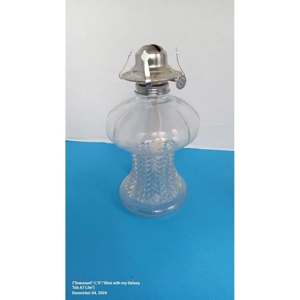 Vintage Clear Glass Oil Lamp with Feather‎ Pattern and Silver-Tone Hardware
